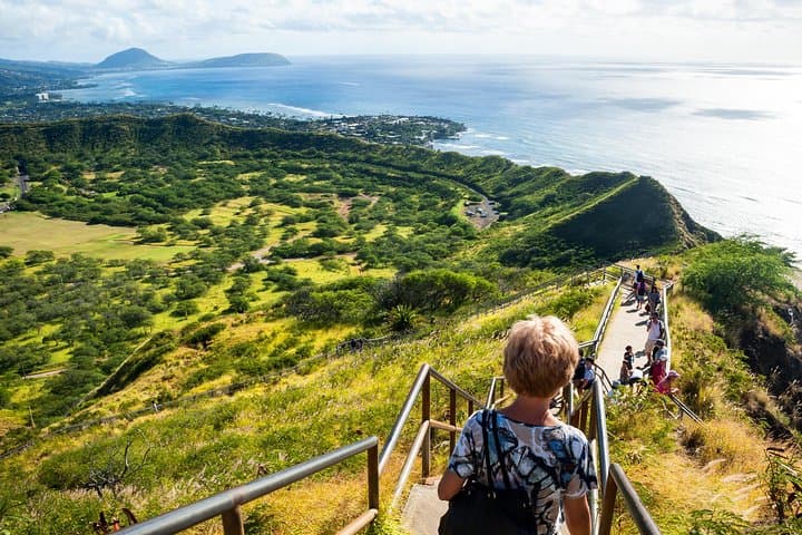 Diamond Head Hike with Entry and Shuttle (tour photo)