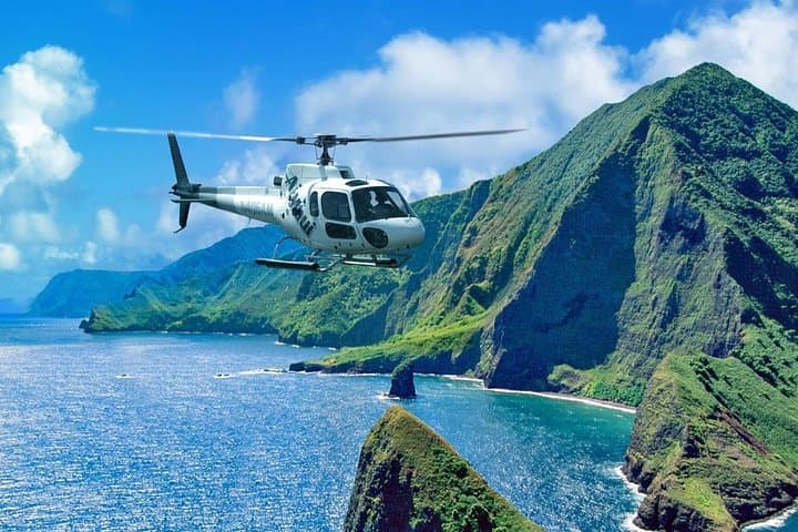 West Maui and Molokaʻi 45-Minute Helicopter Tour (tour photo)