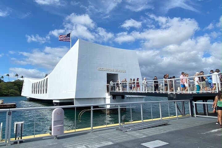 Pearl Harbor Tribute: Arizona Memorial & Honolulu City Tour (tour photo)