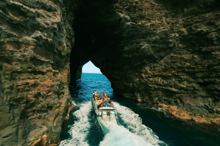 Nā Pali Zodiac Raft Expedition & Snorkel (tour photo)