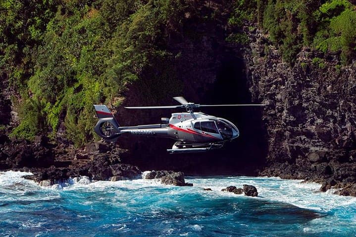 Hāna Rainforest Helicopter Tour with Valley Landing (tour photo)