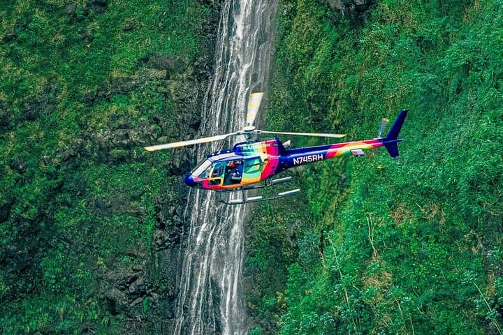 Royal Crown of Oʻahu 60-Minute Helicopter Tour (tour photo)