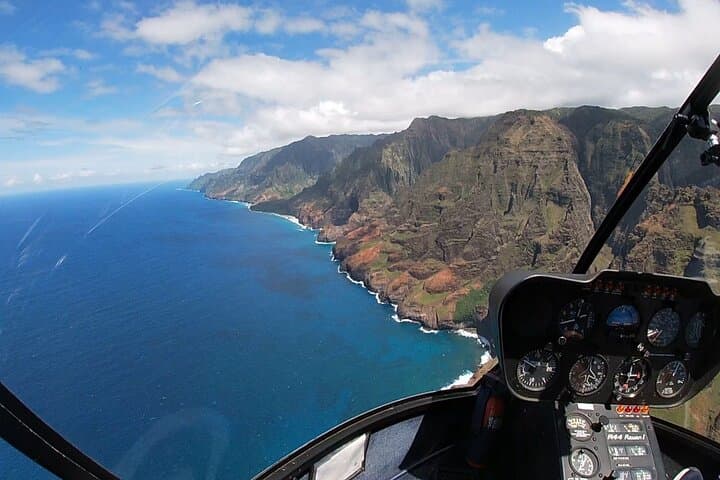 Private Doors-Off Waterfalls Helicopter Tour (tour photo)