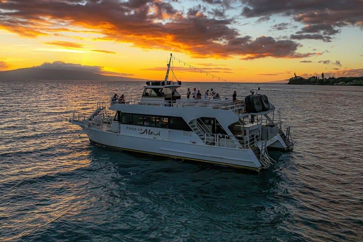 Sunset Dinner Cruise with Hula from Māʻalaea (tour photo)